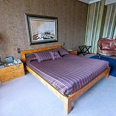 Otel Ciudad De 4*