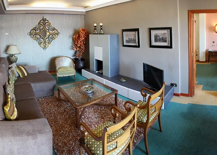 Ξενοδοχείο Ciudad De 4*